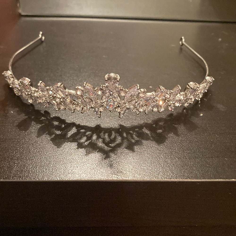 Diamond tiara silver “ false diamonds”